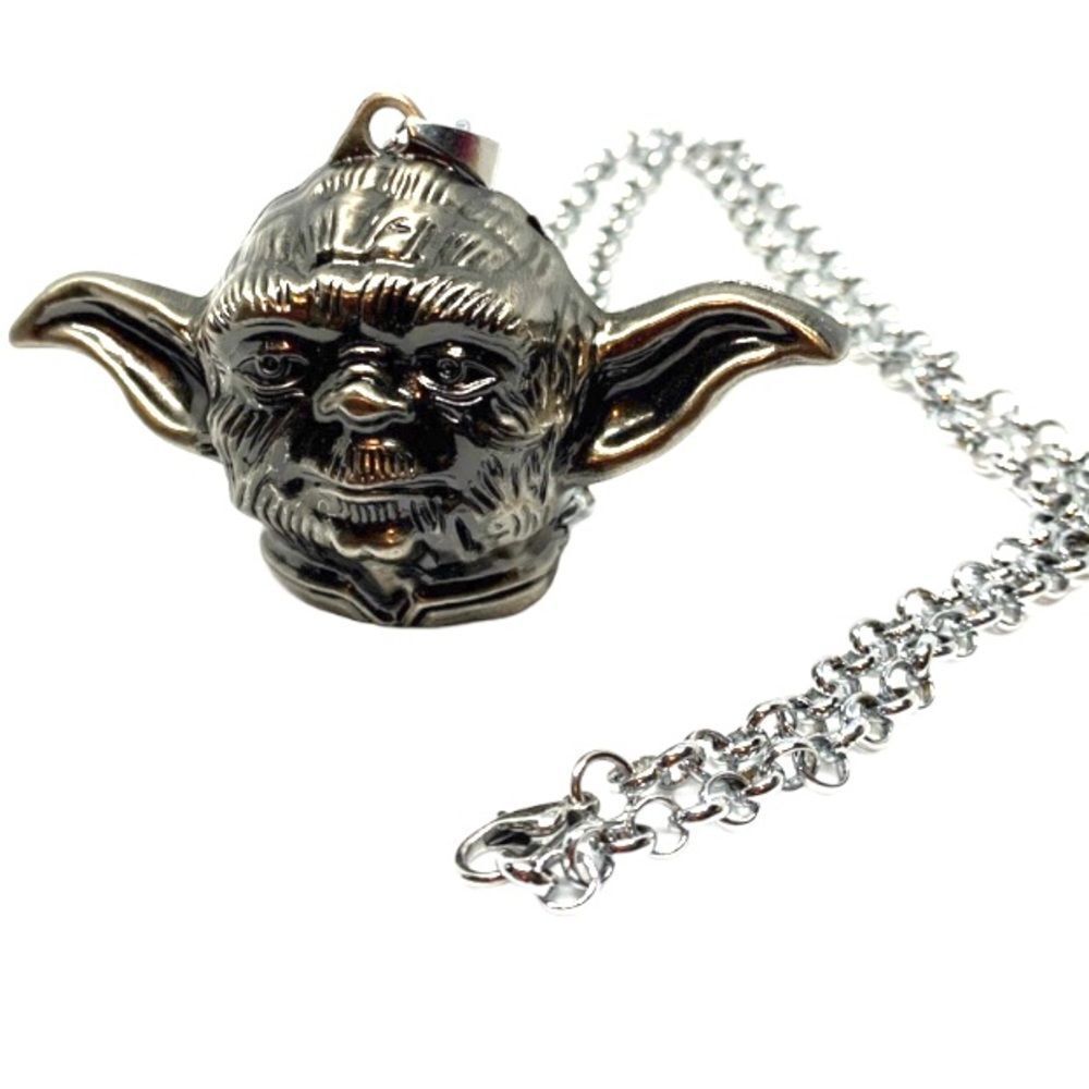 (D2) Star Wars Yoda Necklace